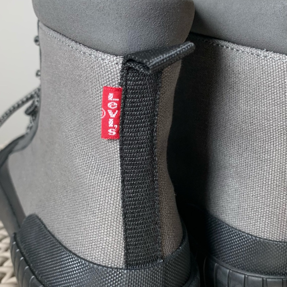 Nwt- LEVI STRAUSS- High-Top Black and Gray boots. - Picture 4 of 6